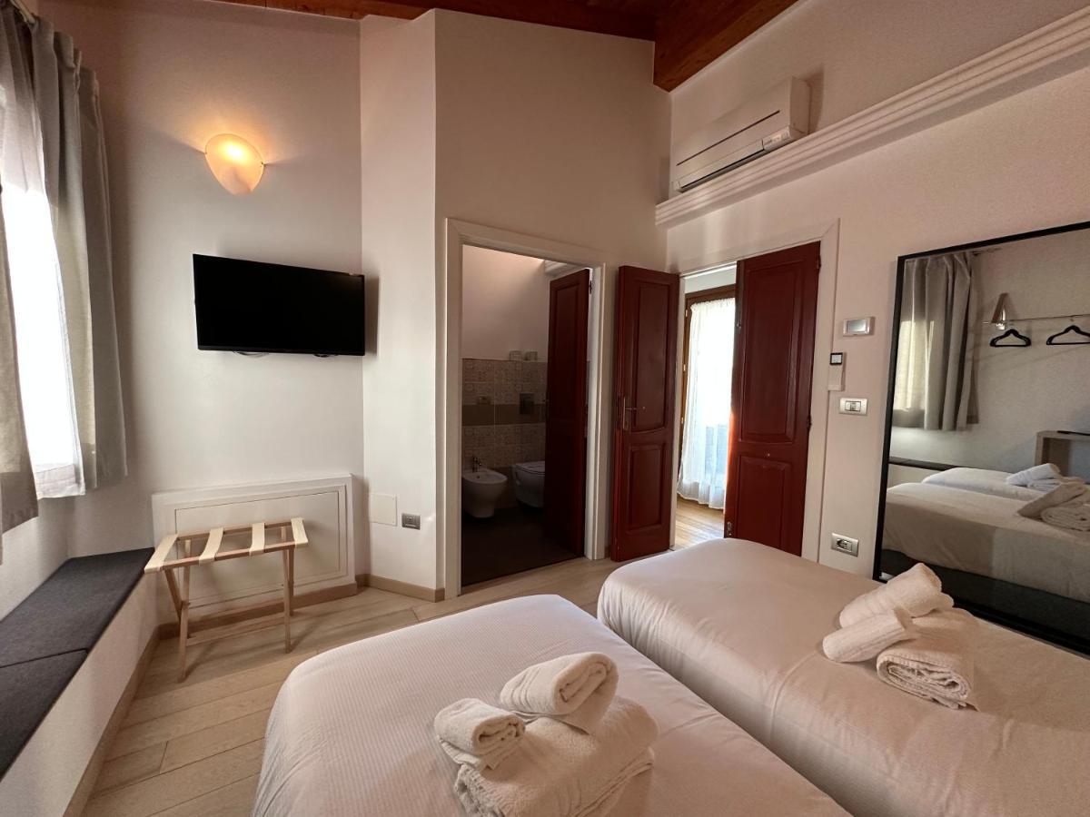 סאסארי Ng Guest House Il Ris מראה חיצוני תמונה