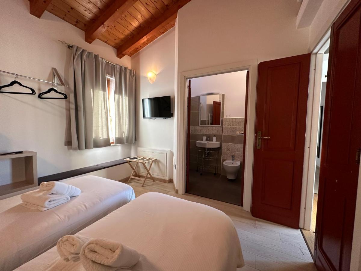 סאסארי Ng Guest House Il Ris מראה חיצוני תמונה